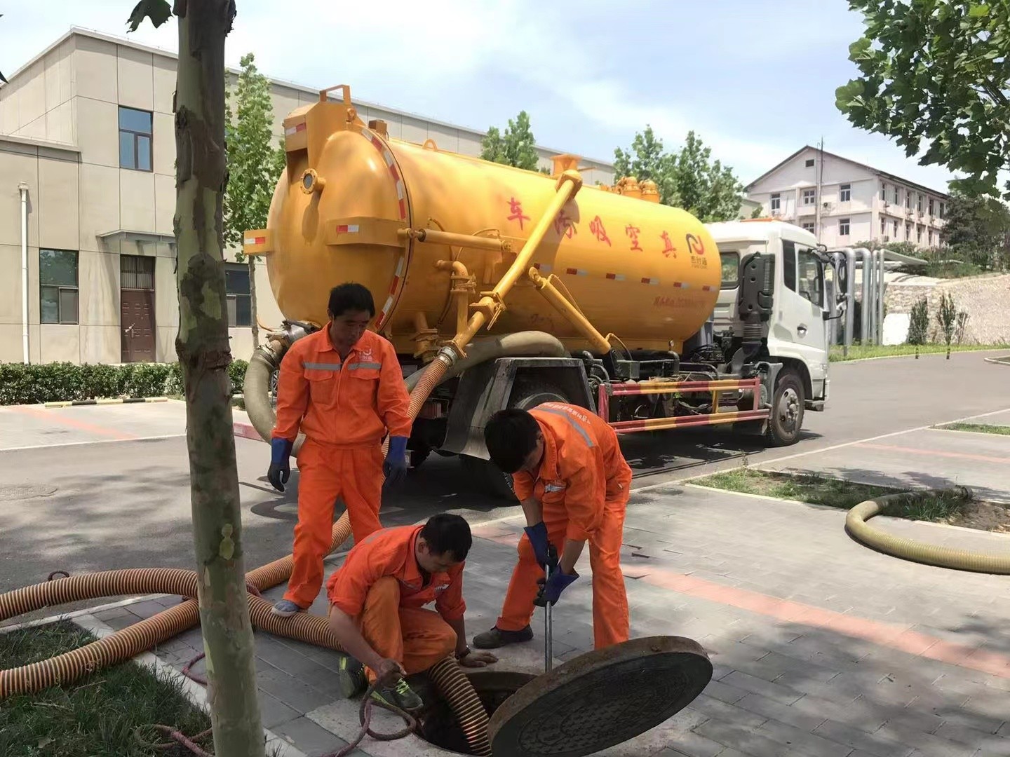 益阳化粪池清理与5-8吨吸粪车施工效率分析